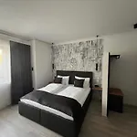 Varkapu 2 Aparthotel 3*